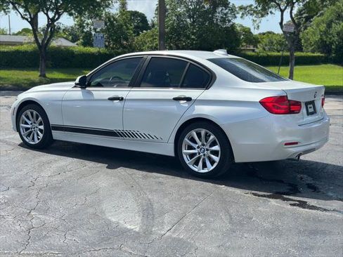 Used 2018 BMW 320i Sedan RWD image 6