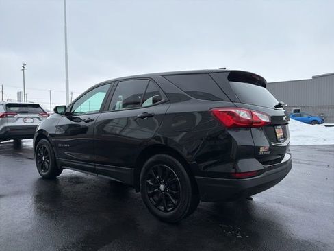 Used 2021 Chevrolet Equinox LS w/ LS Convenience Package image 5