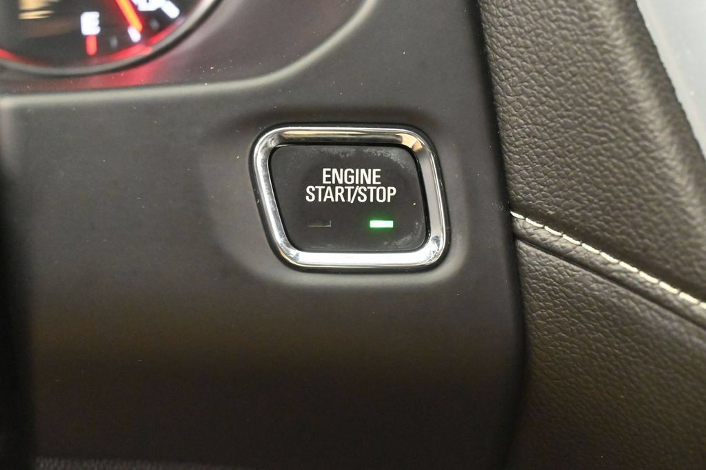 Used 2023 GMC Acadia SLT w/ Technology Package FWD image 40