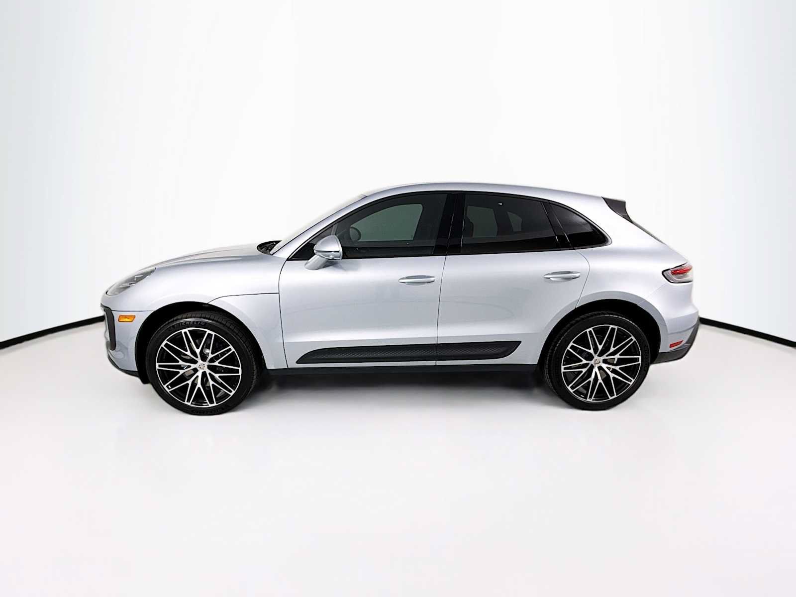Used 2026 Porsche Macan AWD/4WD image 2