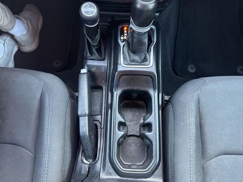 Used 2022 Jeep Gladiator Sport AWD/4WD image 25
