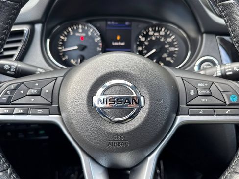 Used 2020 Nissan Rogue SV w/ Premium Package AWD/4WD image 24