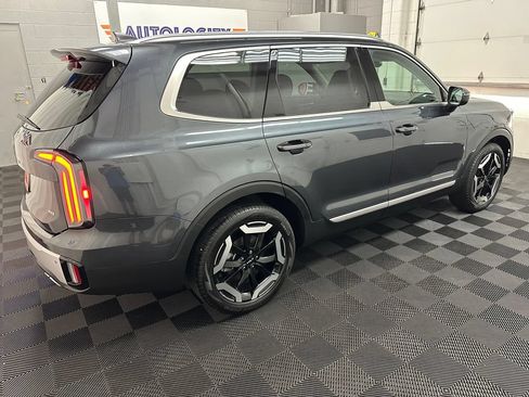 Used 2024 Kia Telluride EX AWD/4WD image 11