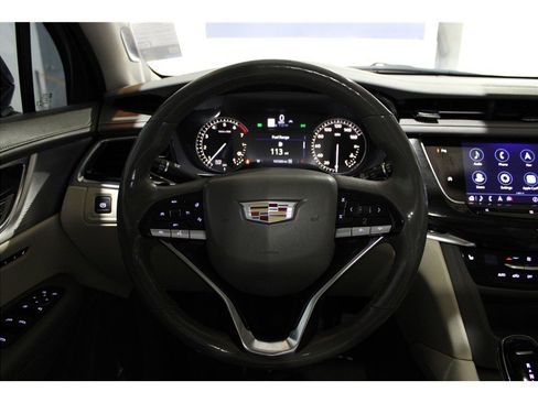Used 2020 Cadillac XT6 Premium Luxury w/ LPO, Floor Liner Package image 30