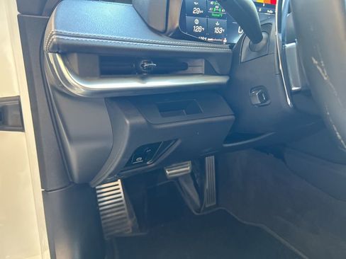 Used 2024 Chevrolet Corvette Stingray Coupe w/ Z51 Performance Package image 36