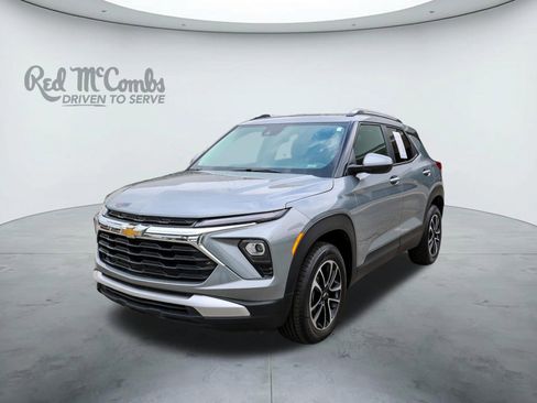 Used 2025 Chevrolet TrailBlazer LT AWD/4WD image 1