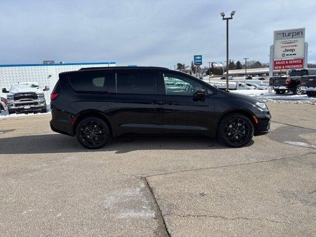 New 2026 Chrysler Pacifica Select w/ S Appearance Package AWD/4WD image 25
