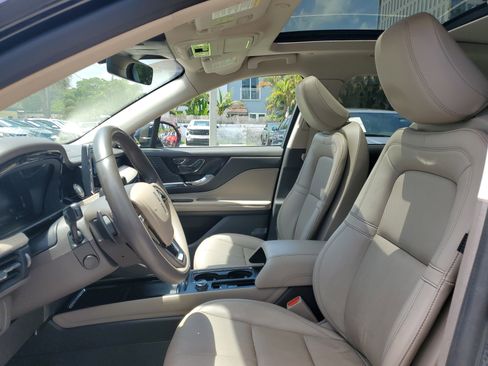 Used 2022 Lincoln Corsair Grand Touring image 9