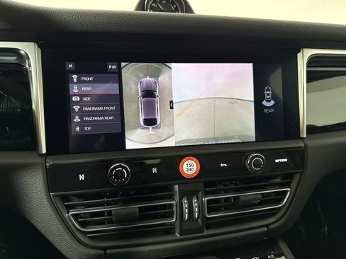 Certified 2023 Porsche Macan image 30