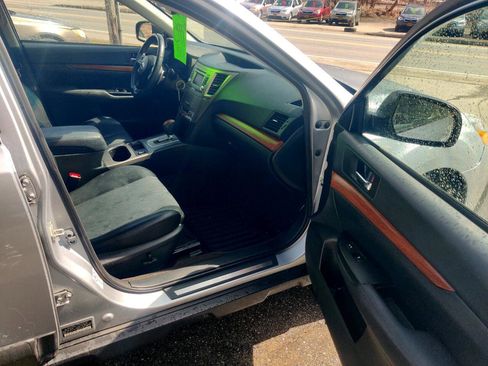 Used 2014 Subaru Outback 2.5i Limited image 17