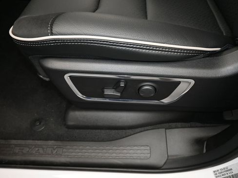 Used 2025 RAM 1500 Laramie image 13