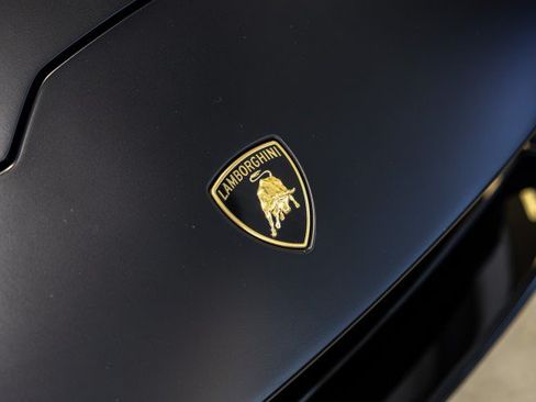 Used 2023 Lamborghini Huracan Tecnica RWD image 12