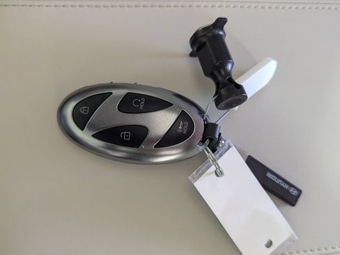 Certified 2025 Hyundai Santa Fe Calligraphy FWD image 31