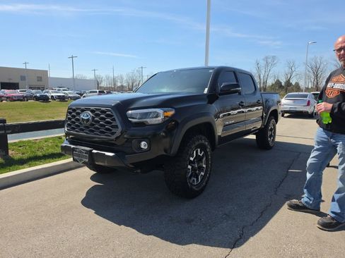 Used 2023 Toyota Tacoma TRD Off-Road image 26