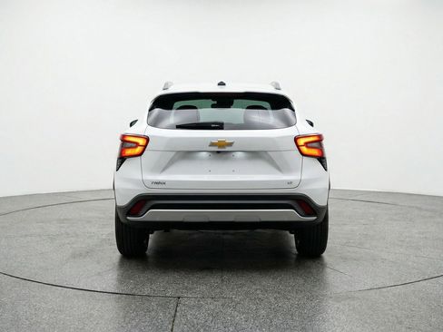 Used 2025 Chevrolet Trax LT w/ LT Convenience Package image 7
