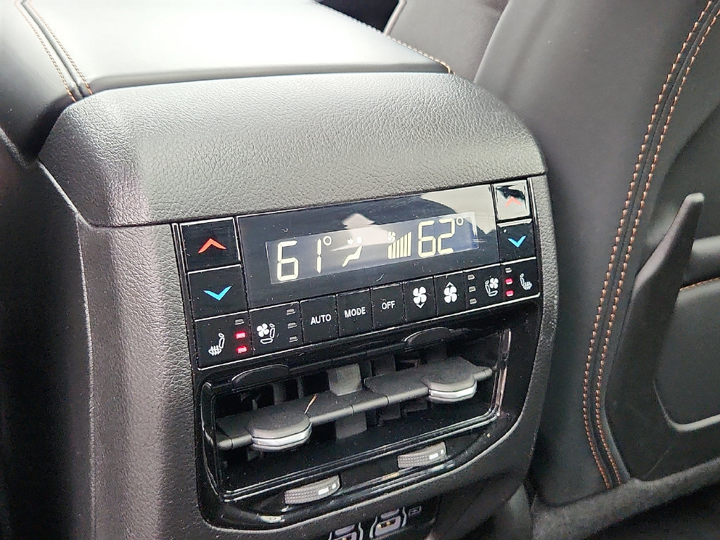 Certified 2023 Jeep Grand Cherokee Summit AWD/4WD image 11