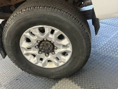 Used 2019 Chevrolet Silverado 2500 W/T AWD/4WD image 14