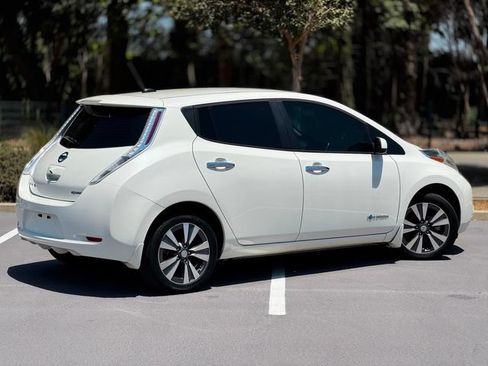 Used 2015 Nissan Leaf SV FWD image 5