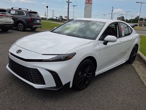 New 2026 Toyota Camry SE AWD/4WD image 3