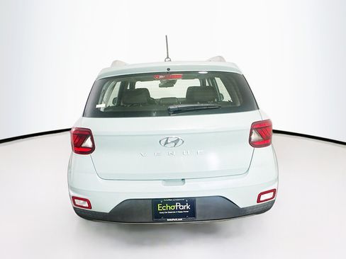 Used 2025 Hyundai Venue SEL FWD image 7
