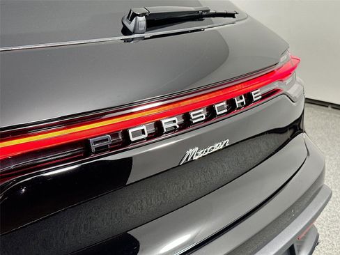 Used 2026 Porsche Macan Turbo AWD/4WD image 17