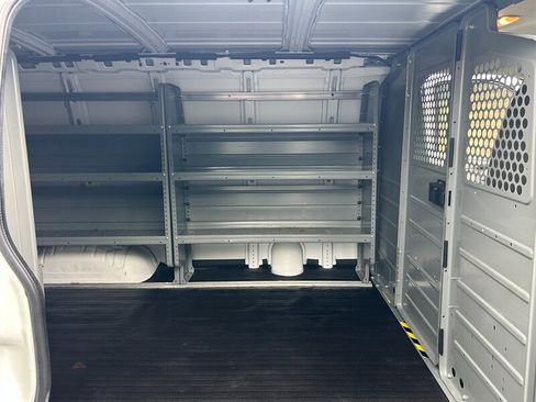 Used 2013 Chevrolet Express 2500 RWD image 12