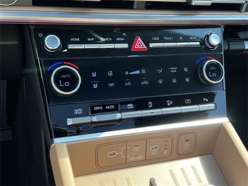 New 2025 Hyundai Santa Fe Limited image 24