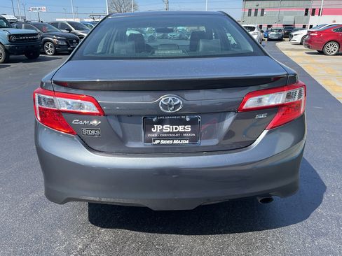 Used 2014 Toyota Camry SE w/ Moonroof Package image 8