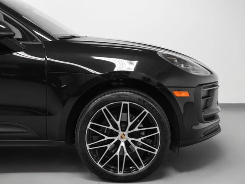 Certified 2024 Porsche Macan AWD/4WD image 15