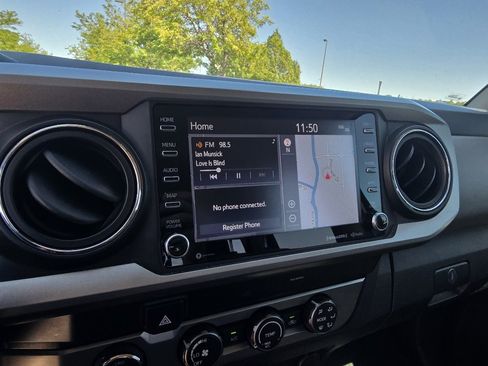 Used 2020 Toyota Tacoma SR5 AWD/4WD image 26