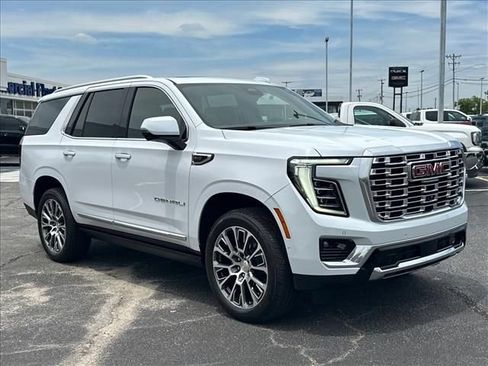 New 2026 GMC Yukon Denali w/ Denali Reserve Package AWD/4WD image 2