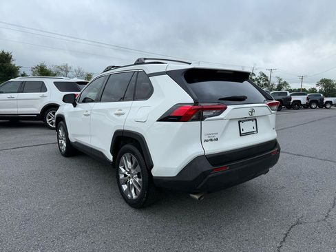 Used 2019 Toyota RAV4 XLE Premium FWD image 4