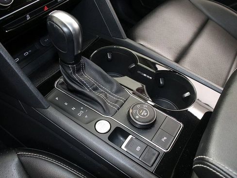 Used 2022 Volkswagen Atlas SEL R-Line image 22