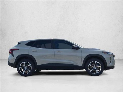 New 2026 Chevrolet Trax RS w/ Driver Confidence Package FWD image 4