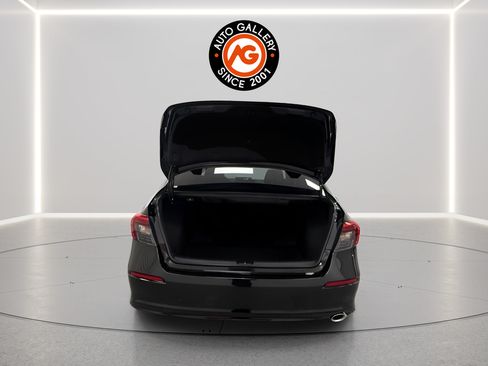 Used 2023 Honda Civic Sport image 9