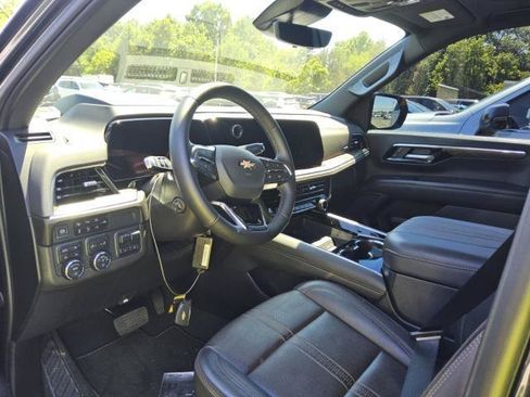 Used 2025 Chevrolet Tahoe High Country AWD/4WD image 7