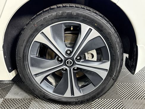 Used 2019 Nissan Leaf SL Plus image 36