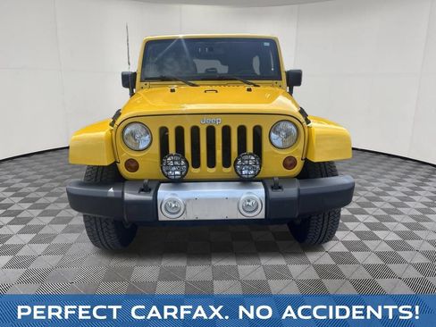 Used 2011 Jeep Wrangler Unlimited Sahara w/ Dual Top Group AWD/4WD image 3