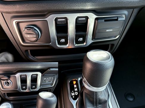 Used 2025 Jeep Wrangler Sport image 16