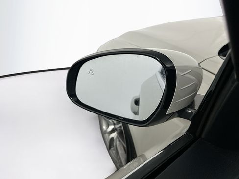 Used 2025 Genesis G70 2.5T RWD image 16