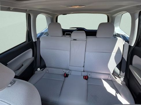 Used 2017 Subaru Forester 2.5i Premium w/ All-Weather Package AWD/4WD image 29