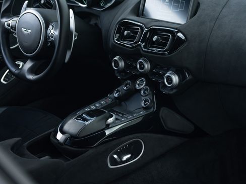Used 2020 Aston Martin V8 Vantage Coupe RWD image 20