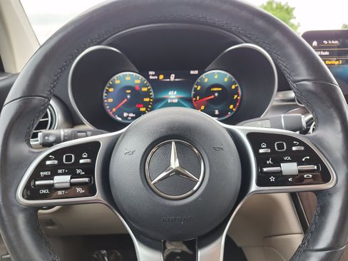 Used 2021 Mercedes-Benz GLC 300 4MATIC image 27