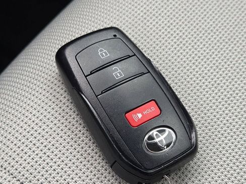 Used 2024 Toyota Corolla Cross LE image 35