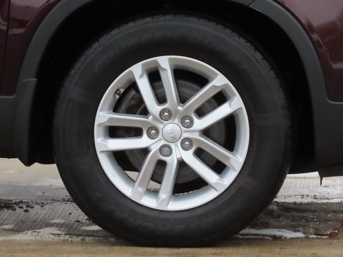 Used 2014 Kia Sorento LX image 9