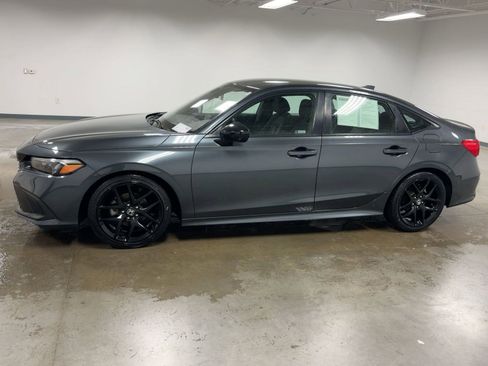 Used 2024 Honda Civic Sport image 2