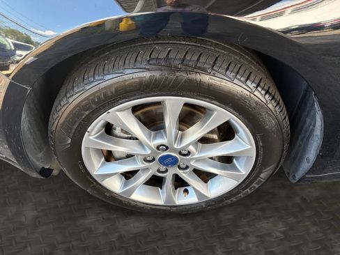 Used 2017 Ford Fusion SE w/ Fusion SE Technology Package FWD image 34