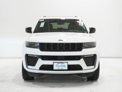 New 2026 Jeep Grand Cherokee Limited image 3