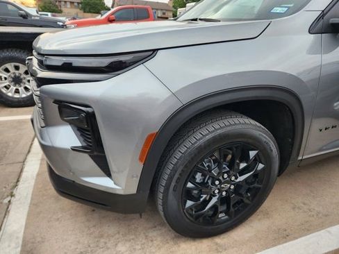 Used 2024 Chevrolet Traverse LT w/ Enhanced Driving Package image 13