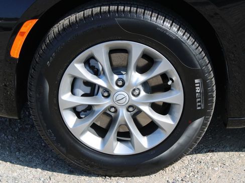 New 2026 Chrysler Pacifica Select image 8